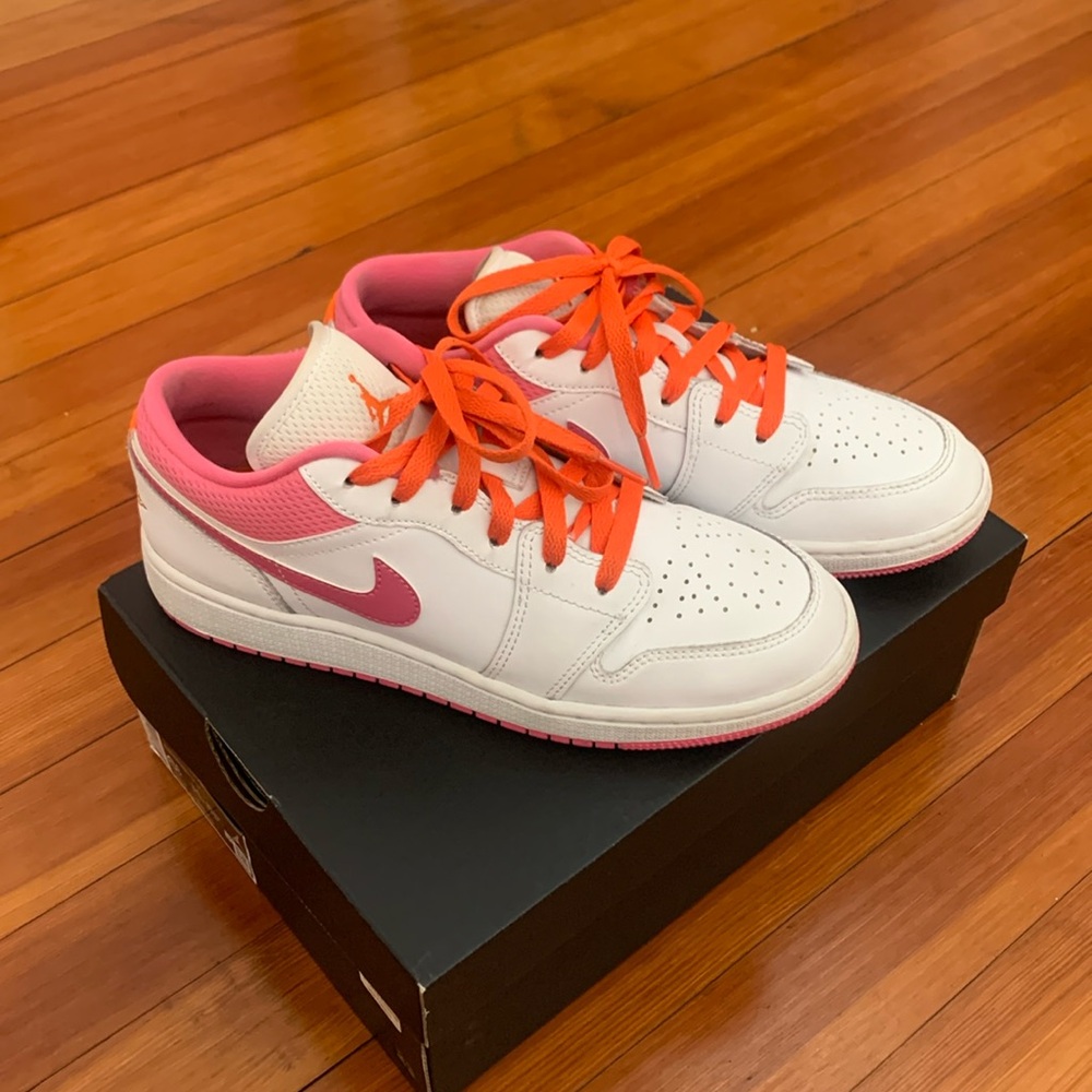 Girls Air Jordan 1 lows